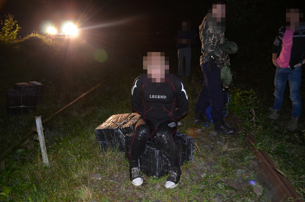 Doi cetățeni ucraineni cercetați pentru contrabandă și trecere frauduloasă a frontierei de stat