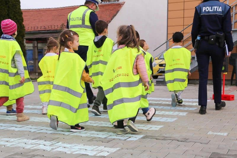 Politisti la… gradinita!