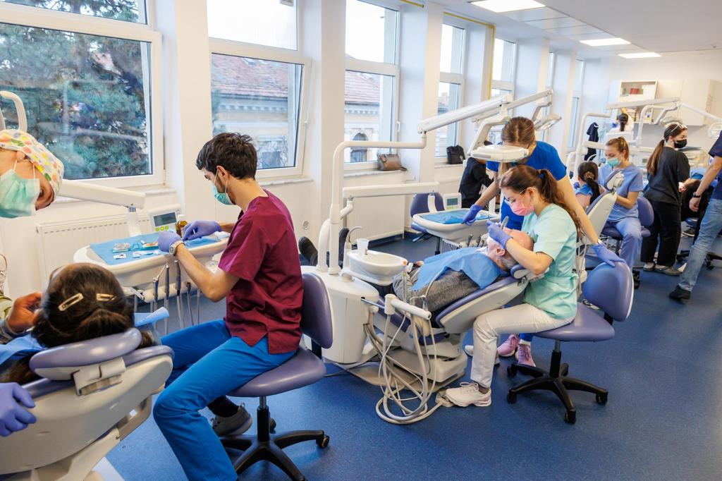 Programul Servicii stomatologice gratuite pentru clujeni continuă