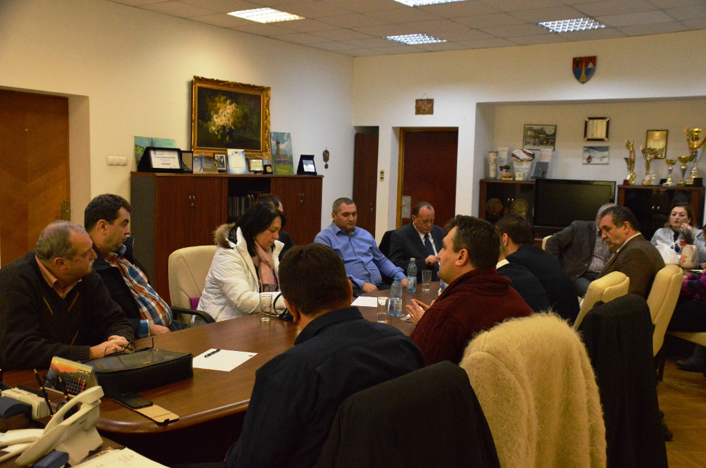 Discuții la Consiliul Județean Maramureș, pentru demararea procedurilor de introducere a gazului metan între Sighet și Borșa