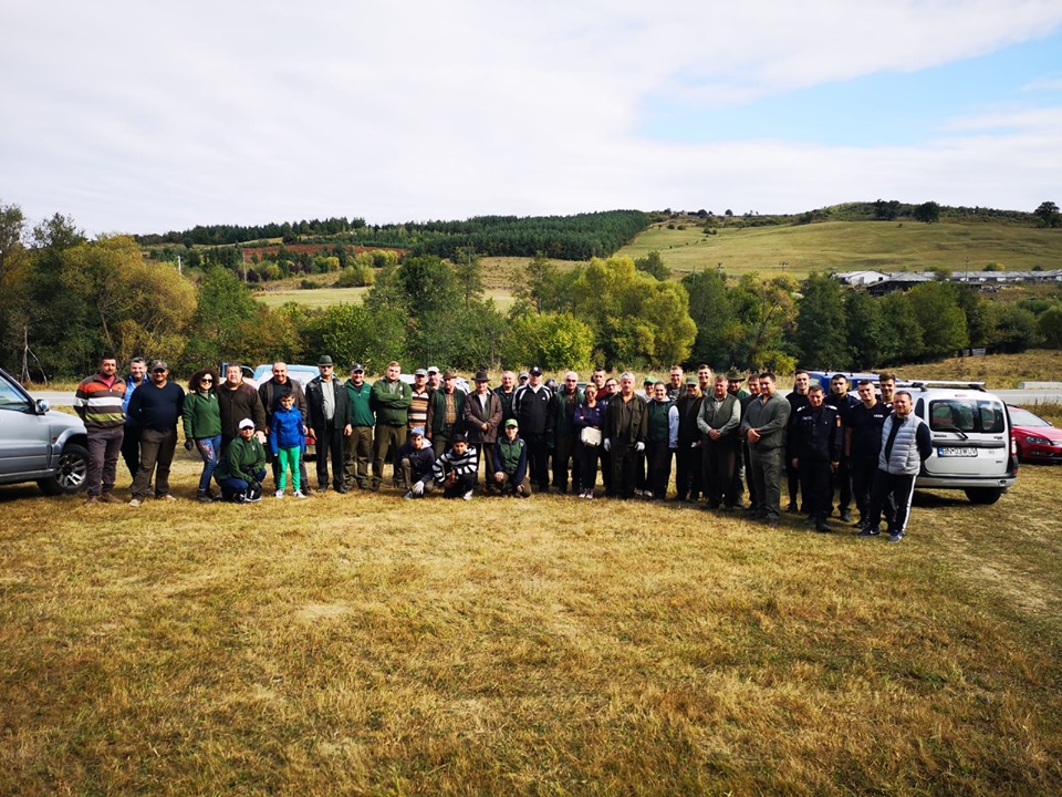 Și jandarmii bistrițeni s-au alăturat acțiunii de ecologizare desfășurate în județ