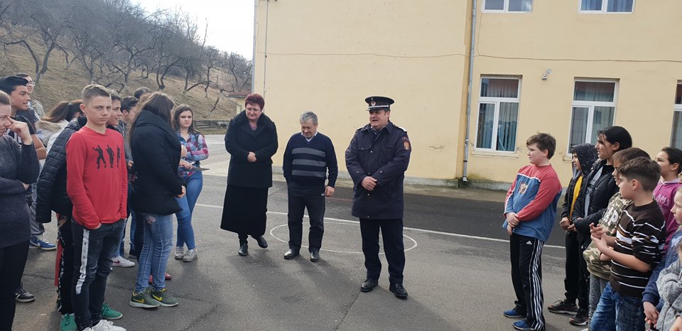Pompierii sălăjeni, în mijlocul elevilor din Hida