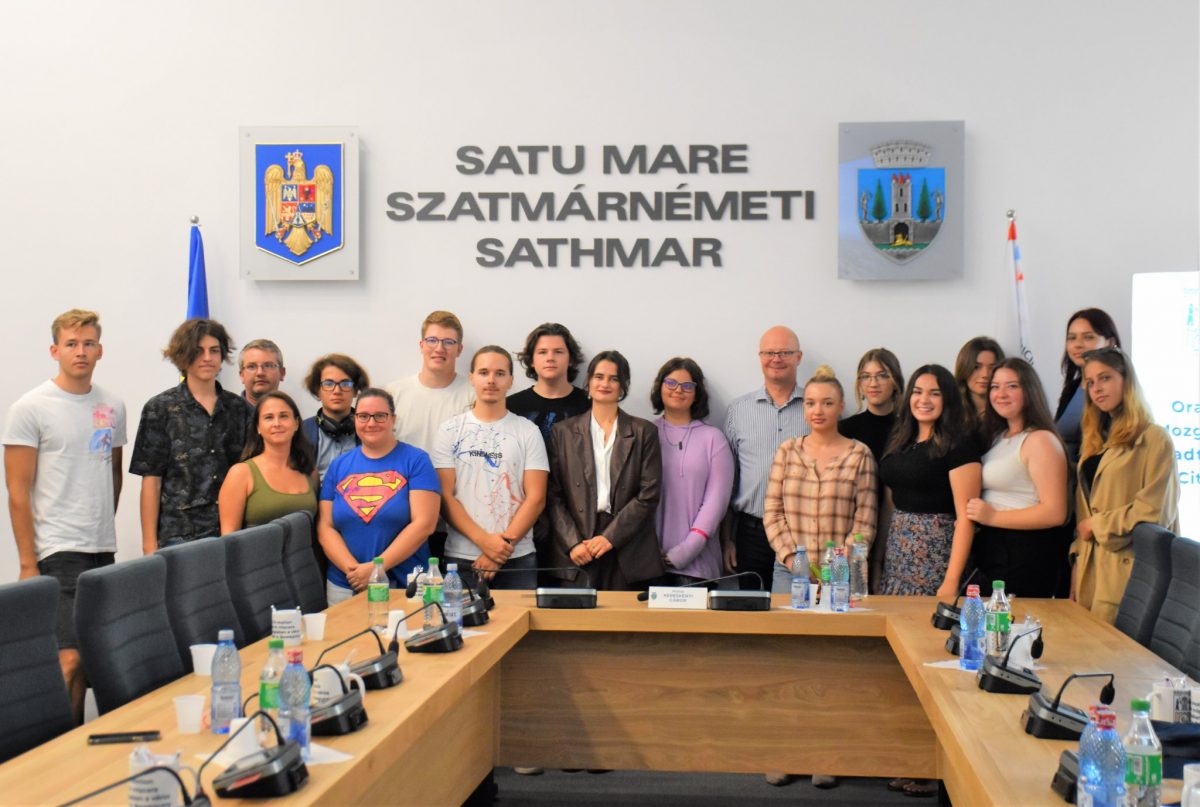 Elevi din Nyiregyháza, în vizită la Primăria Satu Mare