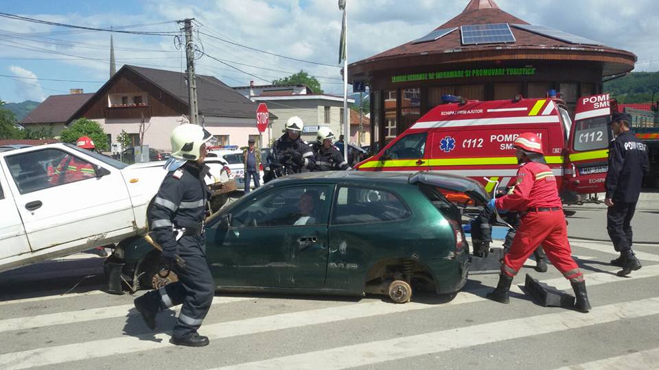 Exercițiu de descarcerare efectuat în Vișeu de Sus