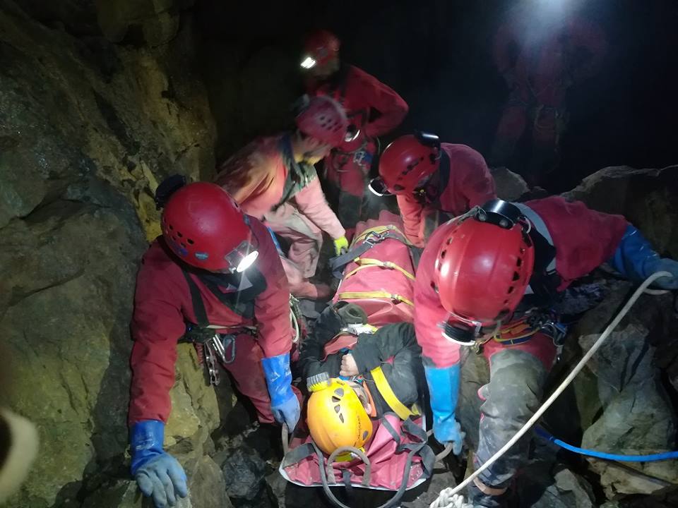 Exercițiu regional de salvare din peșteră, organizat de salvamontiștii clujeni în Munții Bihor-Vlădeasa