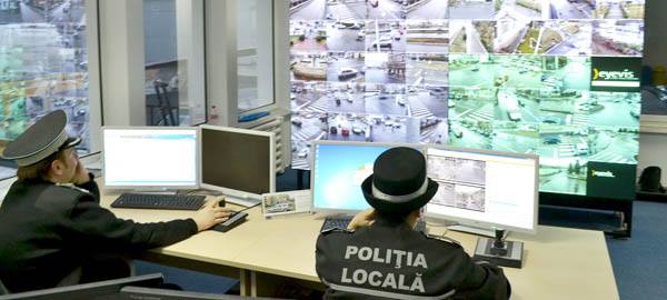 Furt în centrul Devei, surprins de camerele de supraveghere