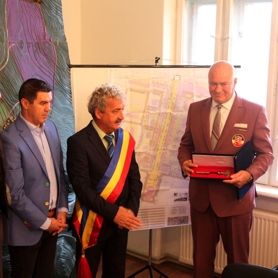 Antrenorul de box Ilie Captari, cetățean de onoare al municipiului Hunedoara