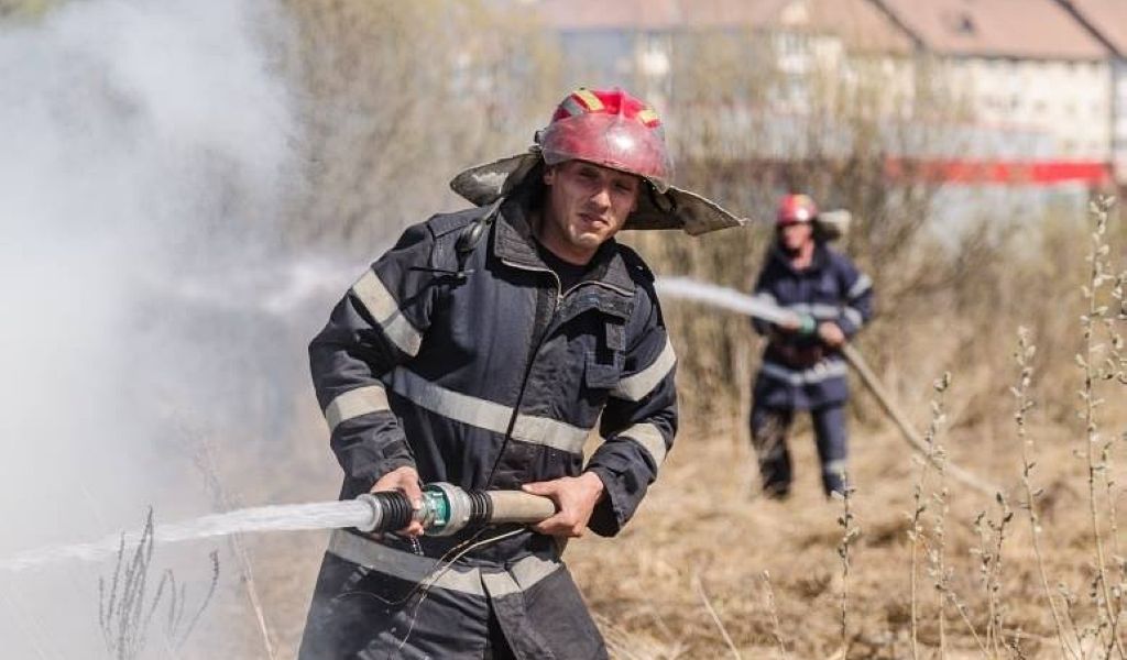 25 hectare de pășune împădurită mistuite de un incendiu