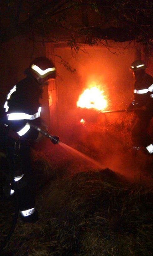 Incendii produse în cursul nopții, în Oradea și Ponoară