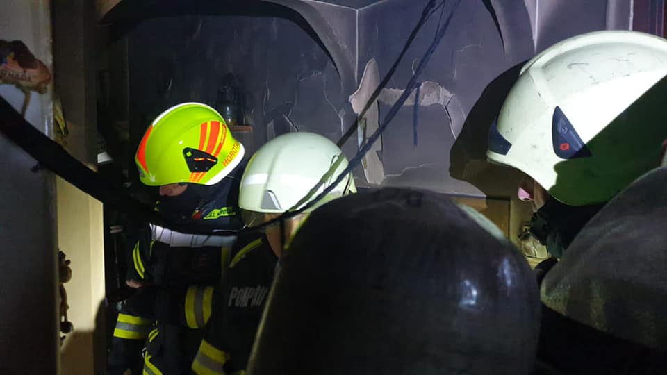 Incendiu la un apartament din municipiul Satu Mare