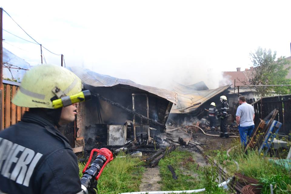Incendiu stins în această dimineață de polițiștii sibieni