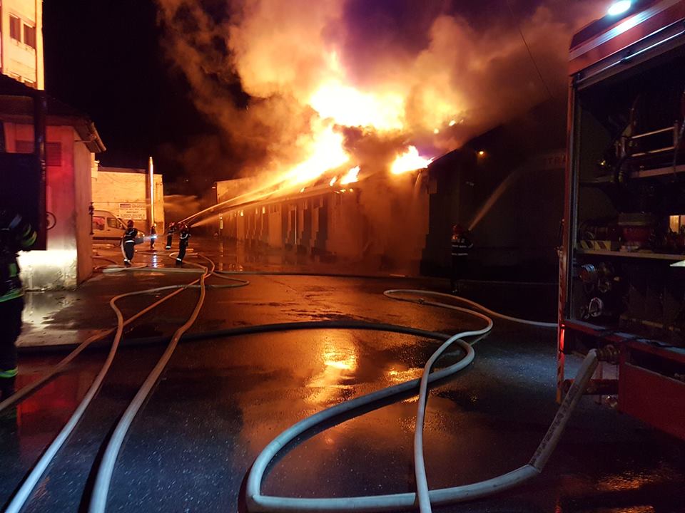 Incendiu la un hypermarket din Zalău