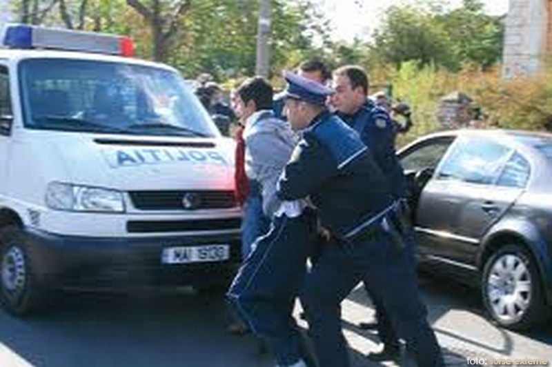 Un tanar de 17 ani a furat 3 autoturisme in decurs de 10 zile!