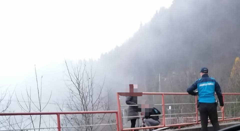 Jandarmii din Colibița le-au stricat minivacanța