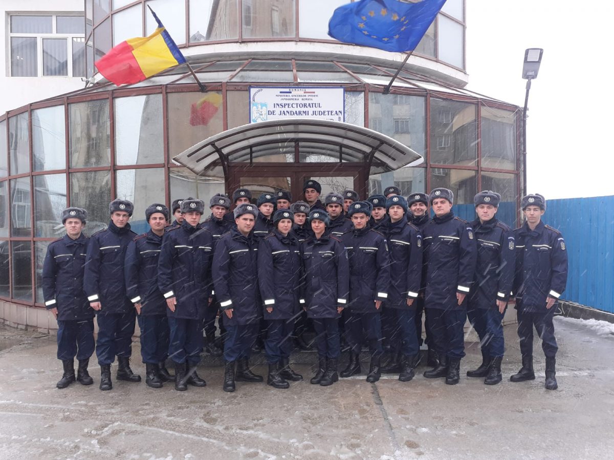 24 elevi ai școlilor militare de subofițeri au început stagiul de practică la Jandarmeria Bistrița-Năsăud