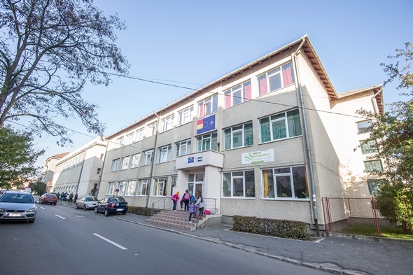 Sibiu: Lucrările la clădirile unităţilor de învăţământ continuă