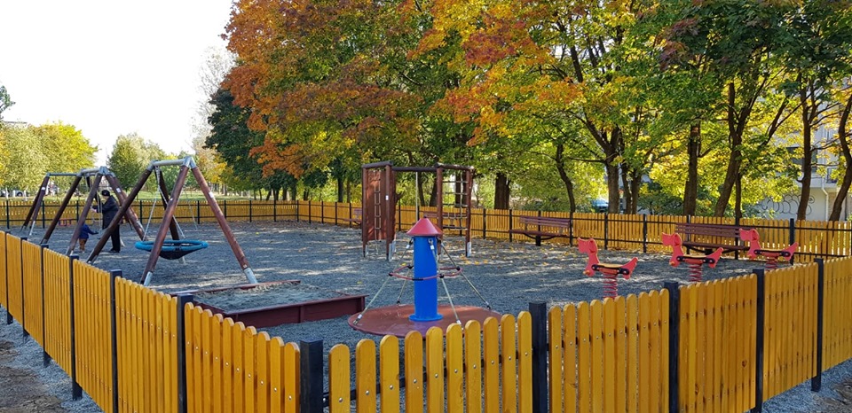 Un nou loc de joacă pe Aleea Șelimbăr din Sibiu