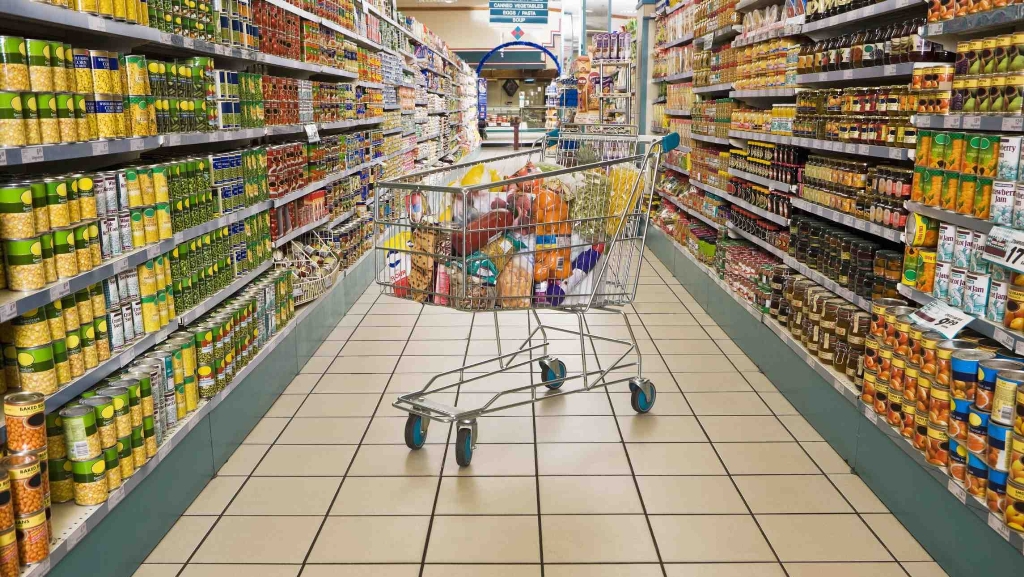 Furturi produse în hypermarketurile din Bistrița
