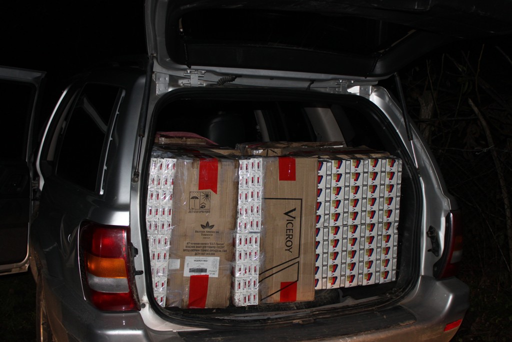 Țigări de contrabandă în valoare de 128.000 lei, confiscate de polițiștii de frontieră maramureșeni
