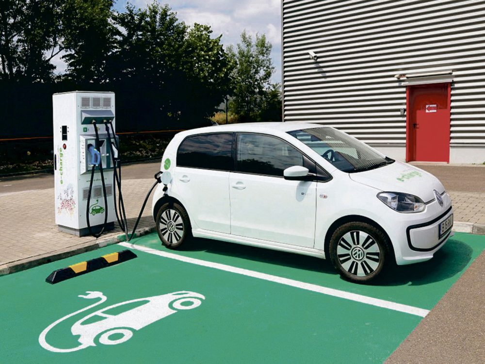 O veste foarte bună pentru posesorii de mașini electrice! Legea privind aprobarea Ordonanței de Urgență nr. 4/2026 a fost promulgată de președintele României și publicată în Monitorul Oficial.