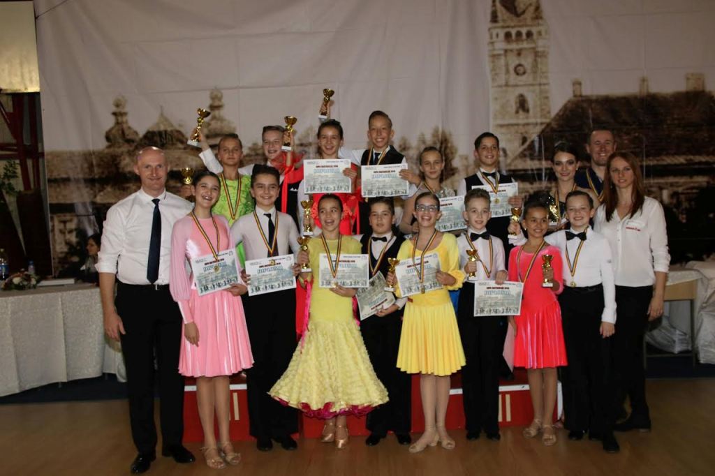 Prodance 2000 s-a calificat în 20 de finale și a câștigat 14 medalii la Cupa Castanelor