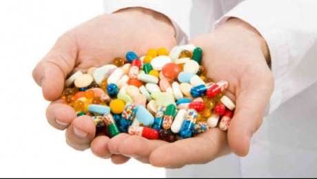Cum sunt TRANSFORMATI oamenii SANATOSI in cumparatori de medicamente!