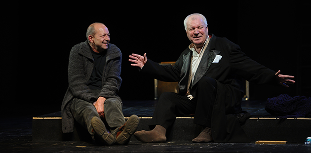Ilie Gheorghe și Marian Râlea în premiera spectacolului „Noaptea bufonilor“ la Teatrul Național „Radu Stanca“ Sibiu