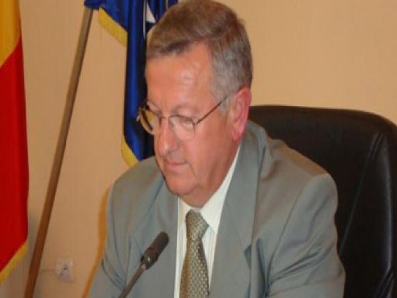 BISTRIȚA: În urma unei crize renale, primarul Ovidiu Crețu a ajuns aseară la spital