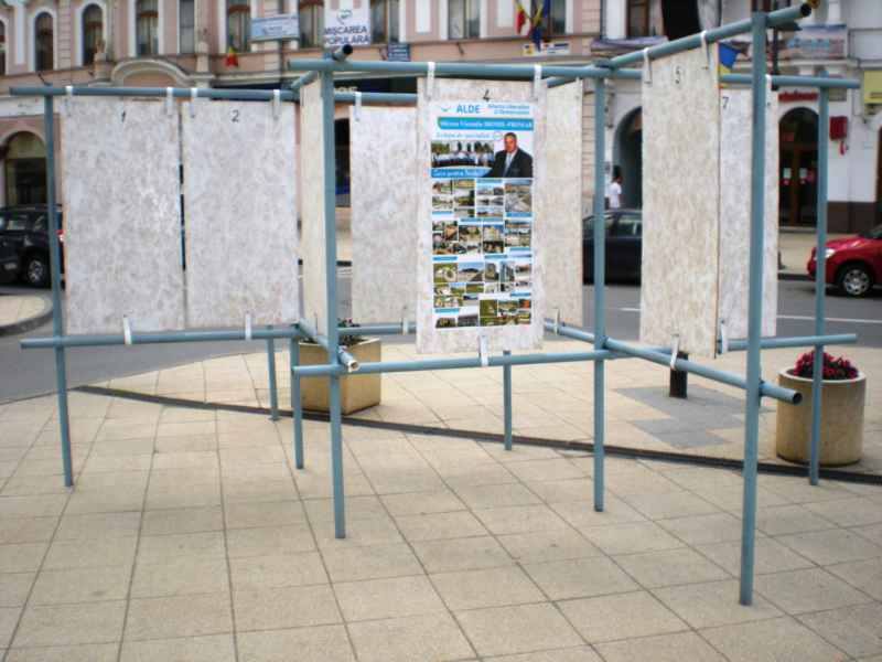 Turda: Numărul de panouri de afişaj electoral a fost suplimentat