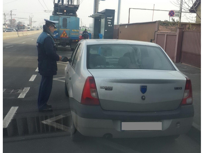 Bărbat din Gherla, cercetat pentru conducere fără permis