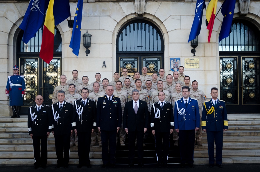 Distincții primite de doi ofițeri de jandarmi din Sibiu, care au executat misiuni în Afganistan