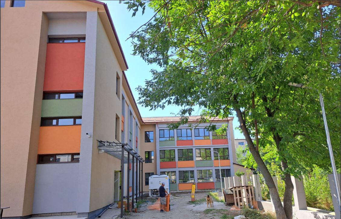 Continuă lucrările de modernizare a Școlii Gimnaziale ,,Andrei Șaguna” din Deva