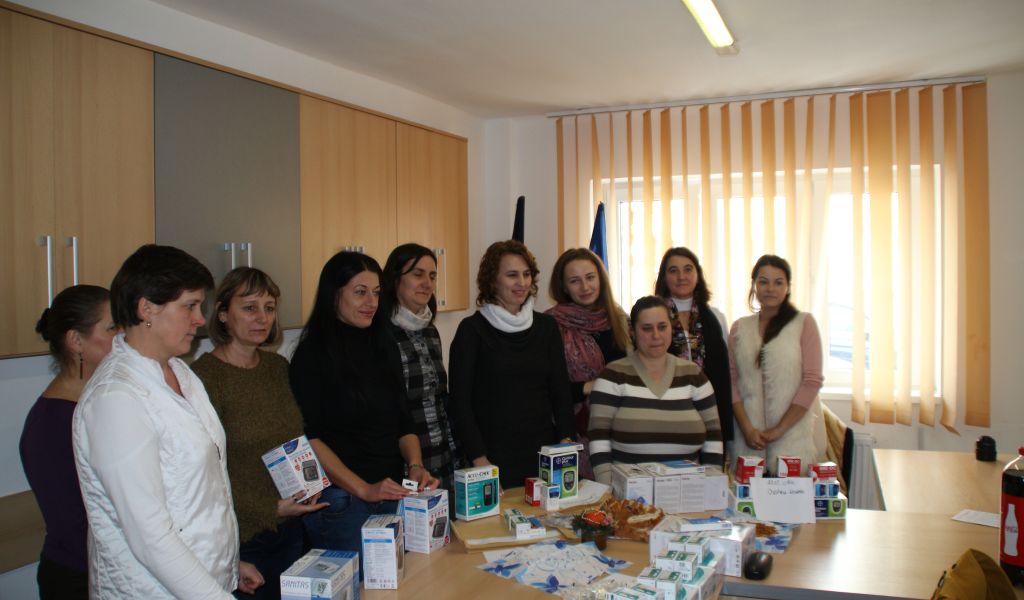 O firmă privată din Miercurea Ciuc a donat bani pentru dotarea asistenților medicali comunitari cu echipamente medicale