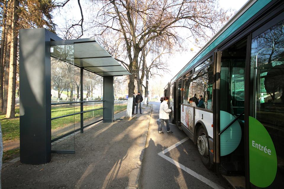Se majorează plafoanele de pensii până la care se acordă abonamente gratuite pentru pensionarii clujeni