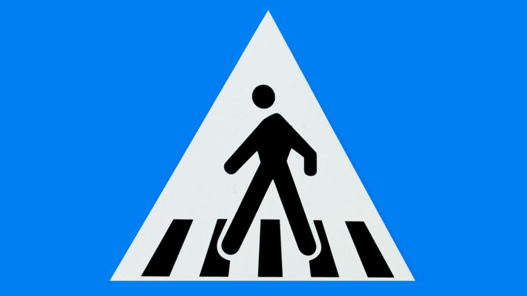 Orădeancă lovită de o mașină pe trecerea de pietoni. Accidentul a fost provocat de un alt autoturism