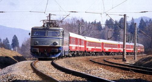 S-a reluat circulația trenurilor pe ruta Hunedoara – Simeria și retur
