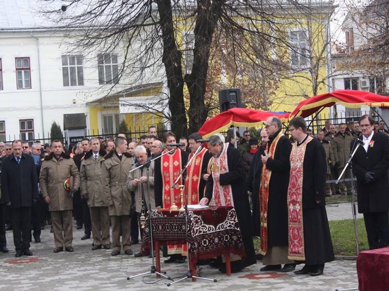 La Bistrița, hora unirii a fost înlocuită cu un moment de reculegere în memoria Aureliei Ion și a lui Adrian Iovan