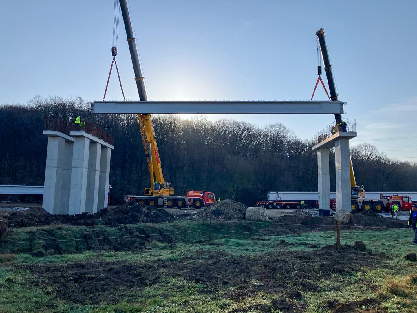 Se montează primele grinzi pe viaductul Inelului Metropolitan Oradea