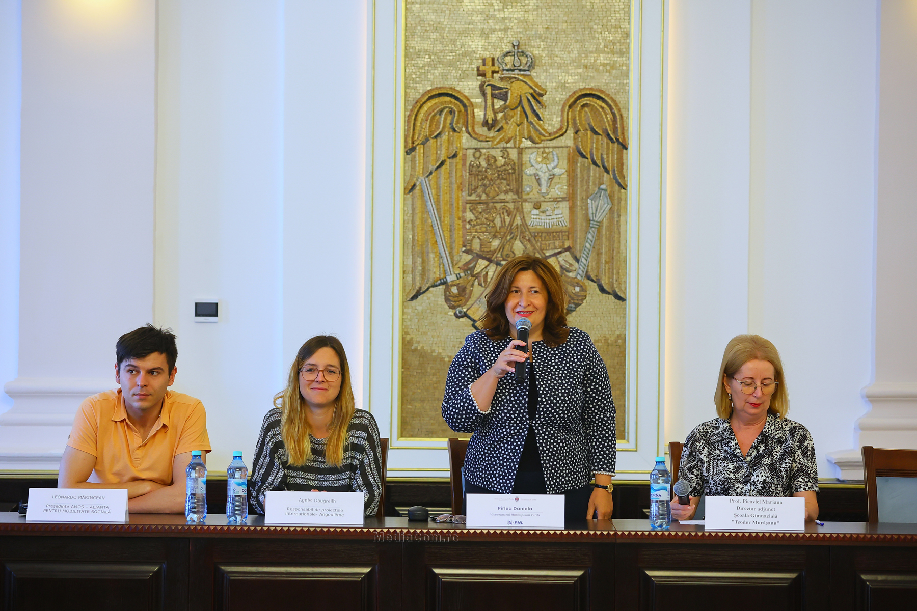 Profesori și elevi din Franța, în vizită la Primăria Turda